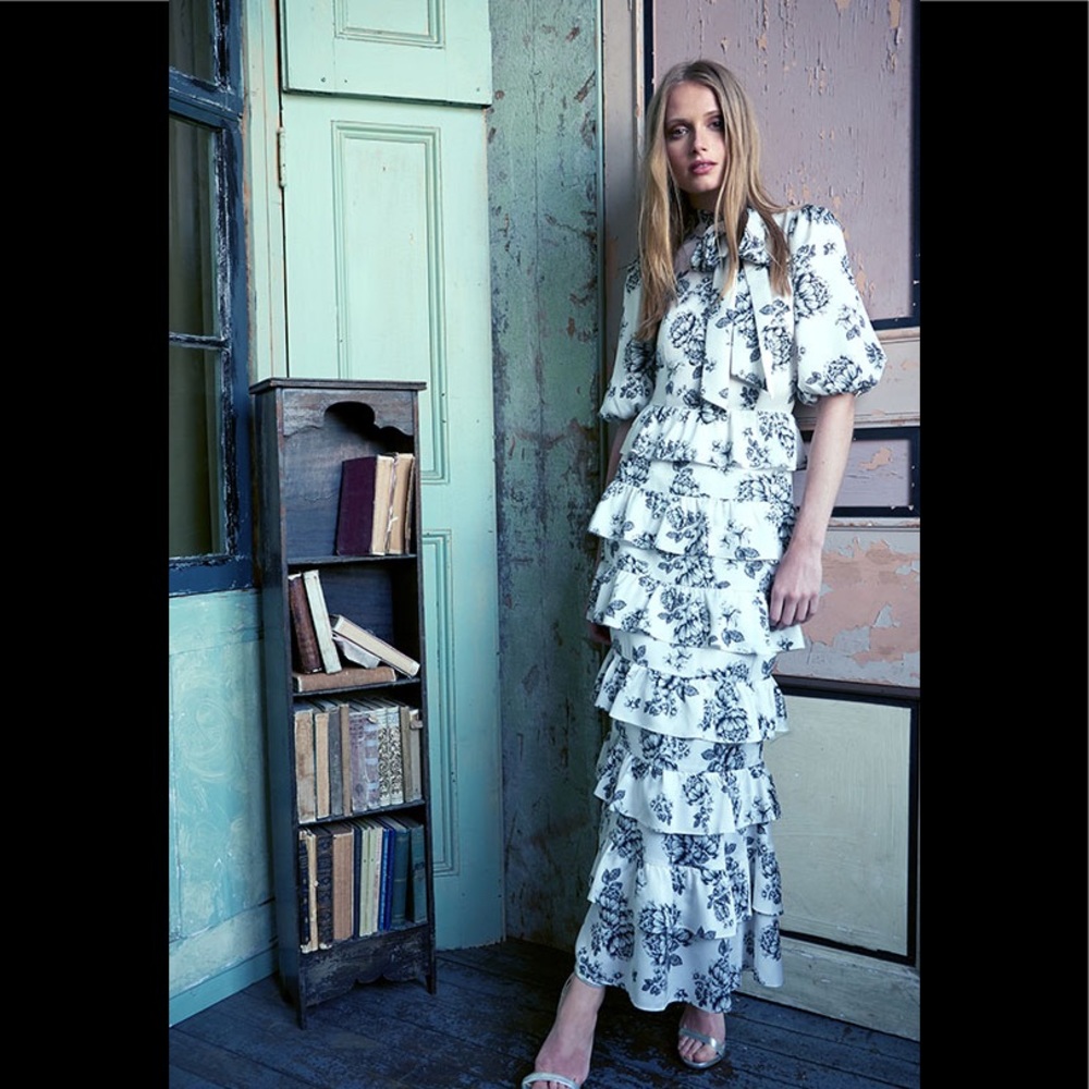 MONIQUE LHUILLIER Gorgeous Floral Tiered Dress